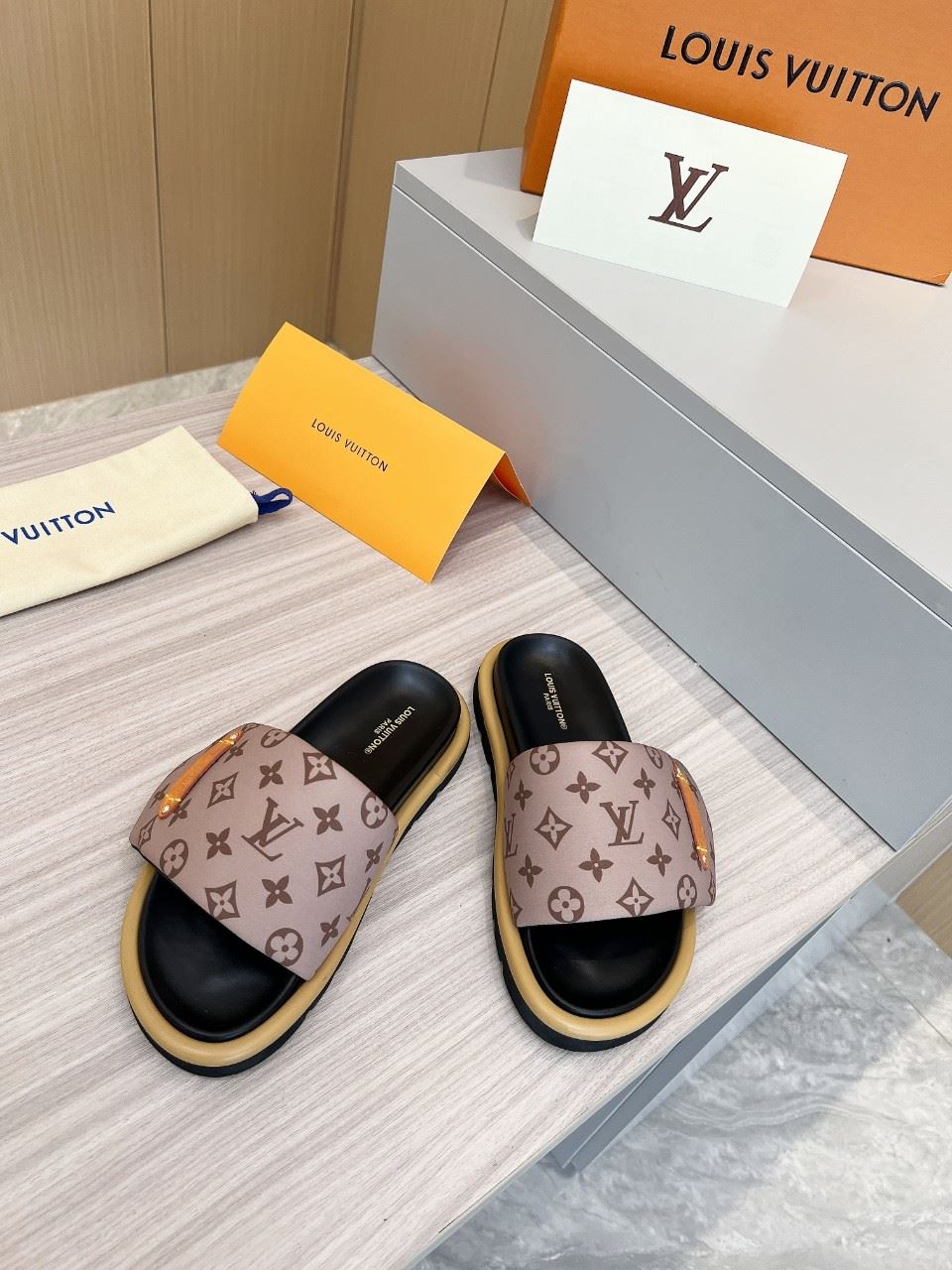 Louis Vuitton Slippers